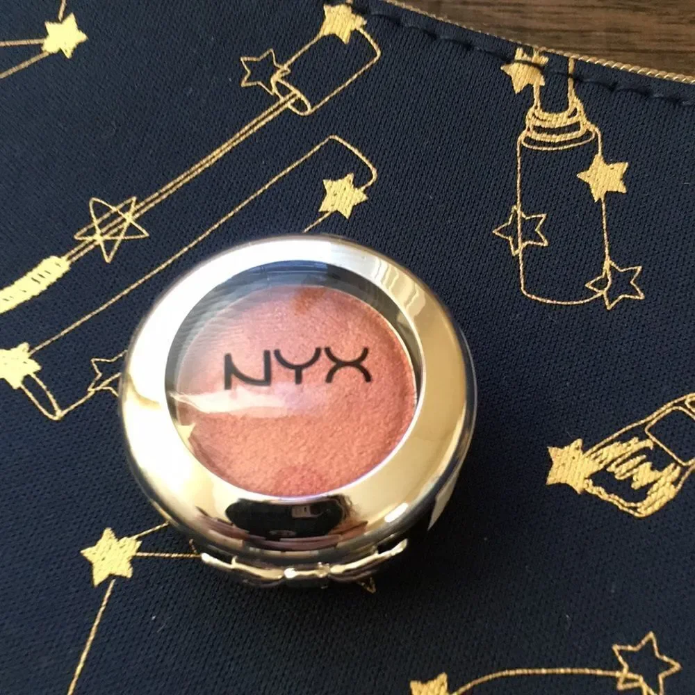NYX Makeup Bundle Lipstick & Eyeshadow & Eyeliner